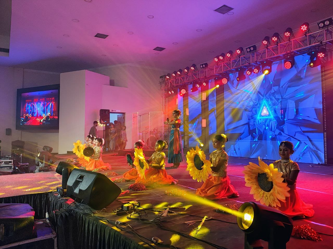 Dance Performance 32